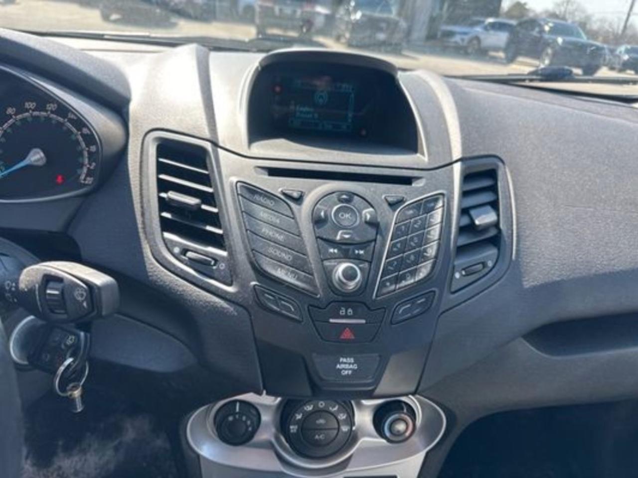 2016 Ford Fiesta 200A| 2 SETS OF WHLS|NO ACCIDENTS|1 OWNER Photo