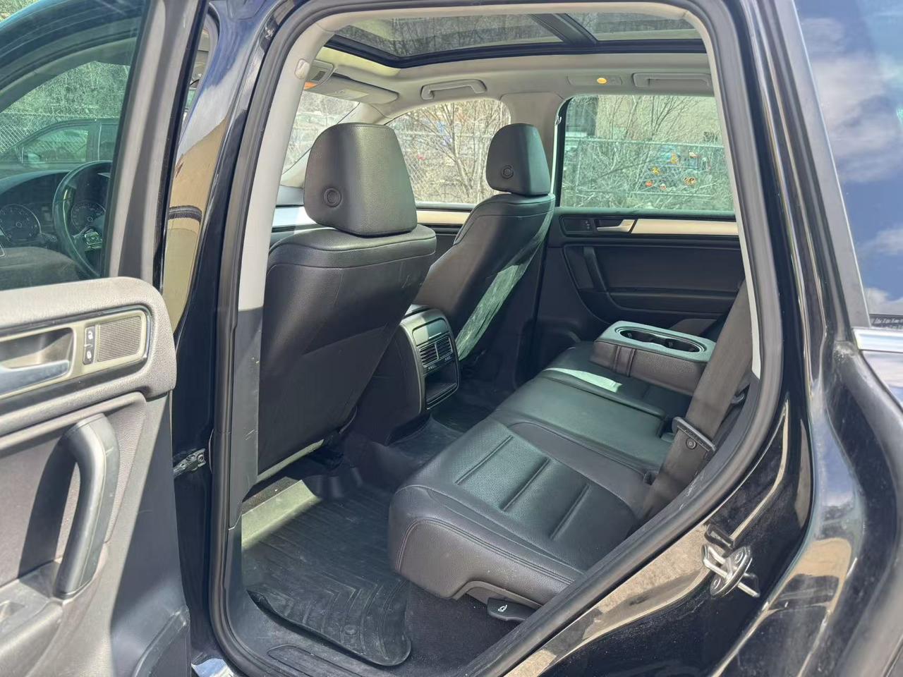 2012 Volkswagen Touareg 4dr V6 Comfortline Photo