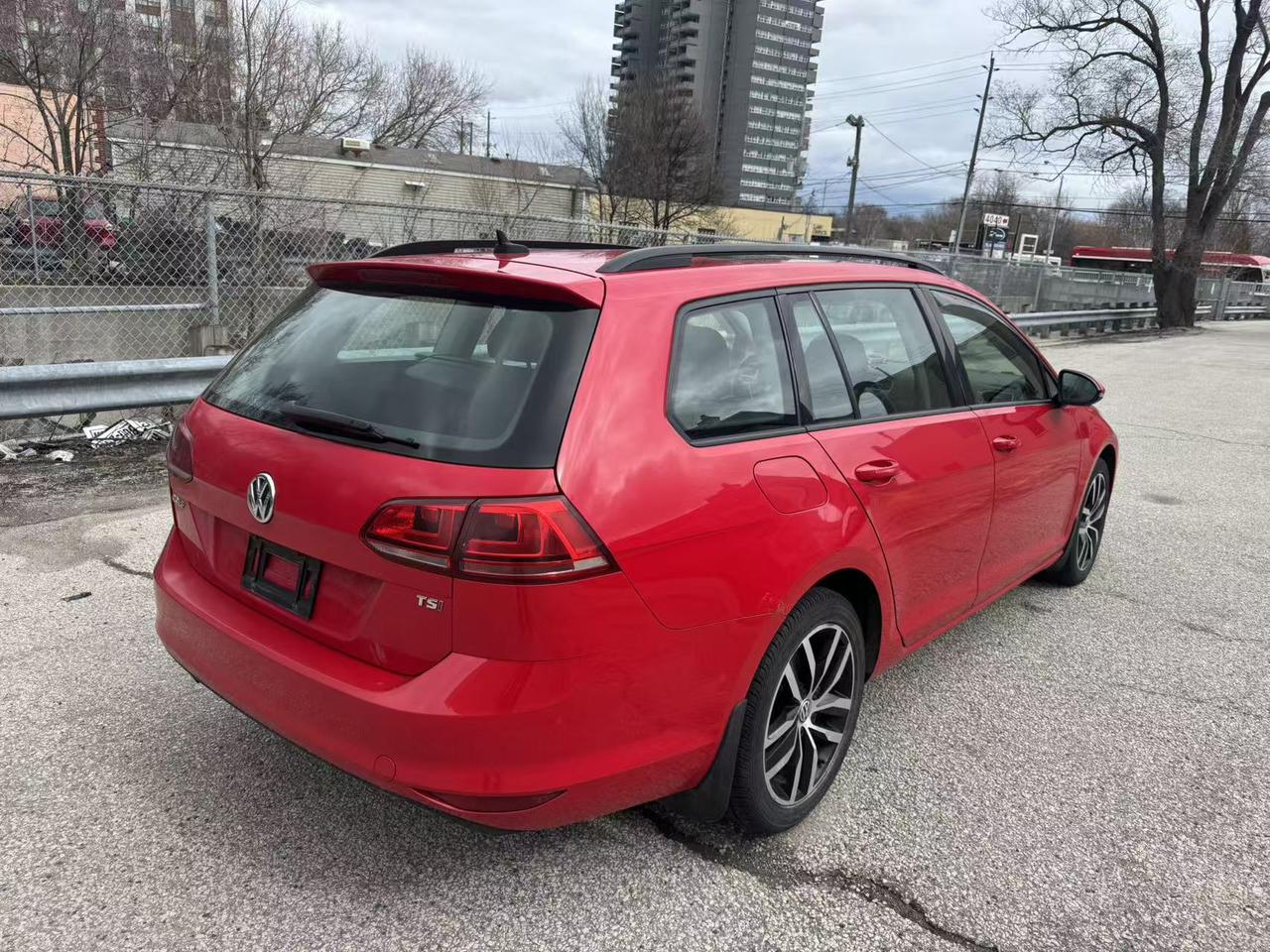 2016 Volkswagen Golf 4dr Auto 1.8 TSI Comfortline Photo3