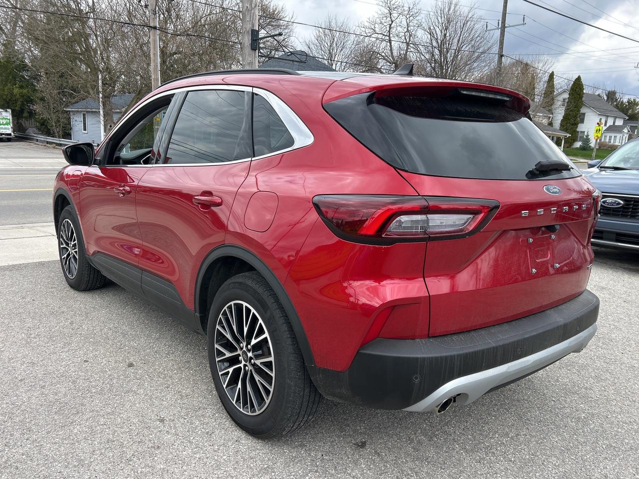 2025 Ford Escape PHEV FWD Photo2