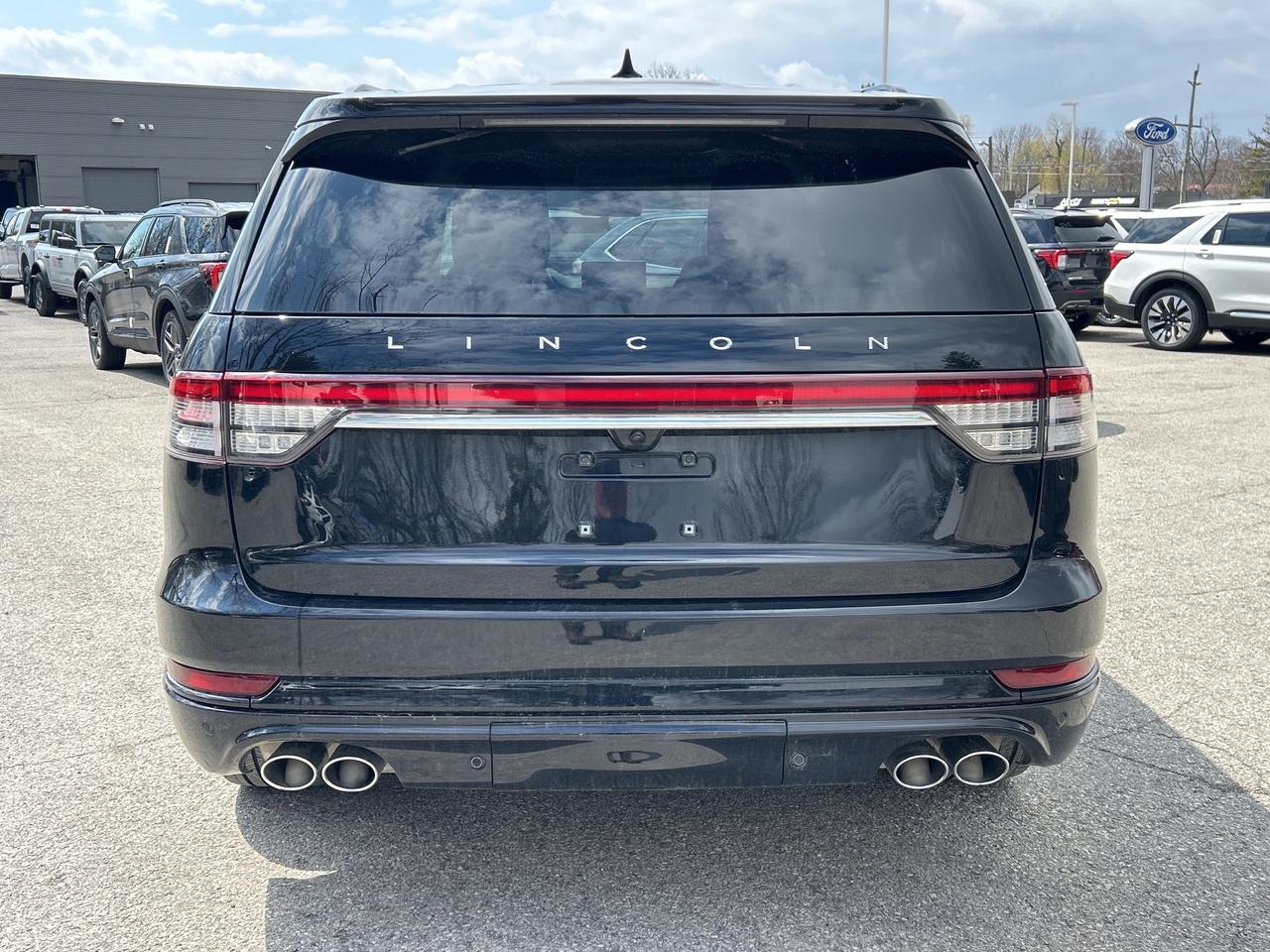 2023 Lincoln Aviator Reserve AWD Photo2