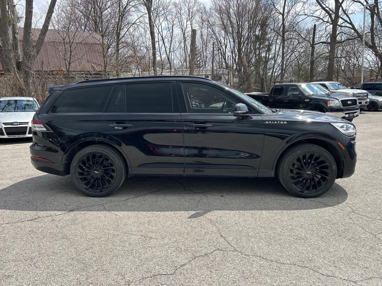 2023 Lincoln Aviator Reserve AWD Photo4