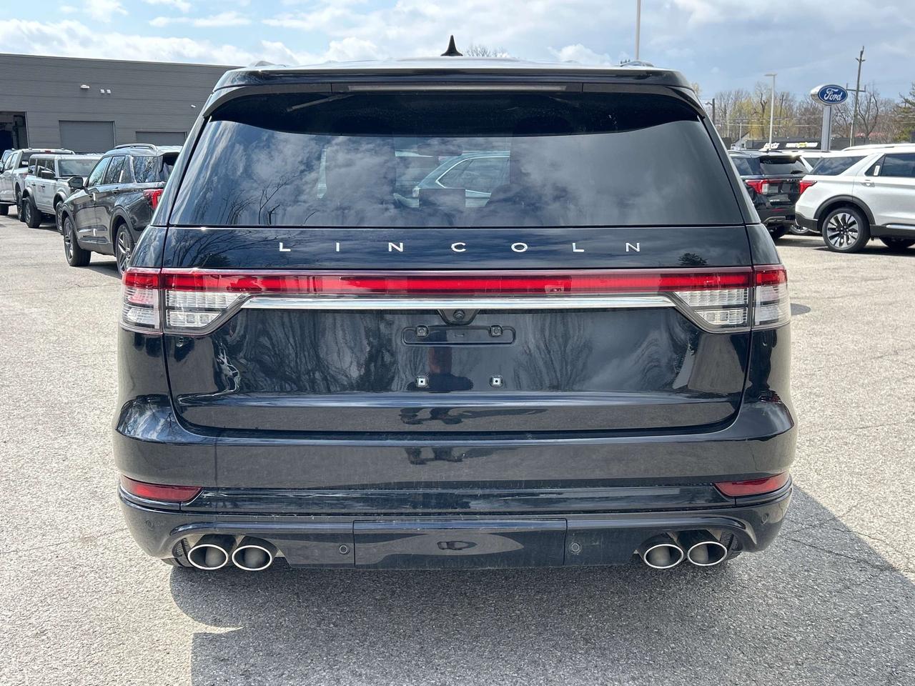 2023 Lincoln Aviator Reserve AWD Photo2