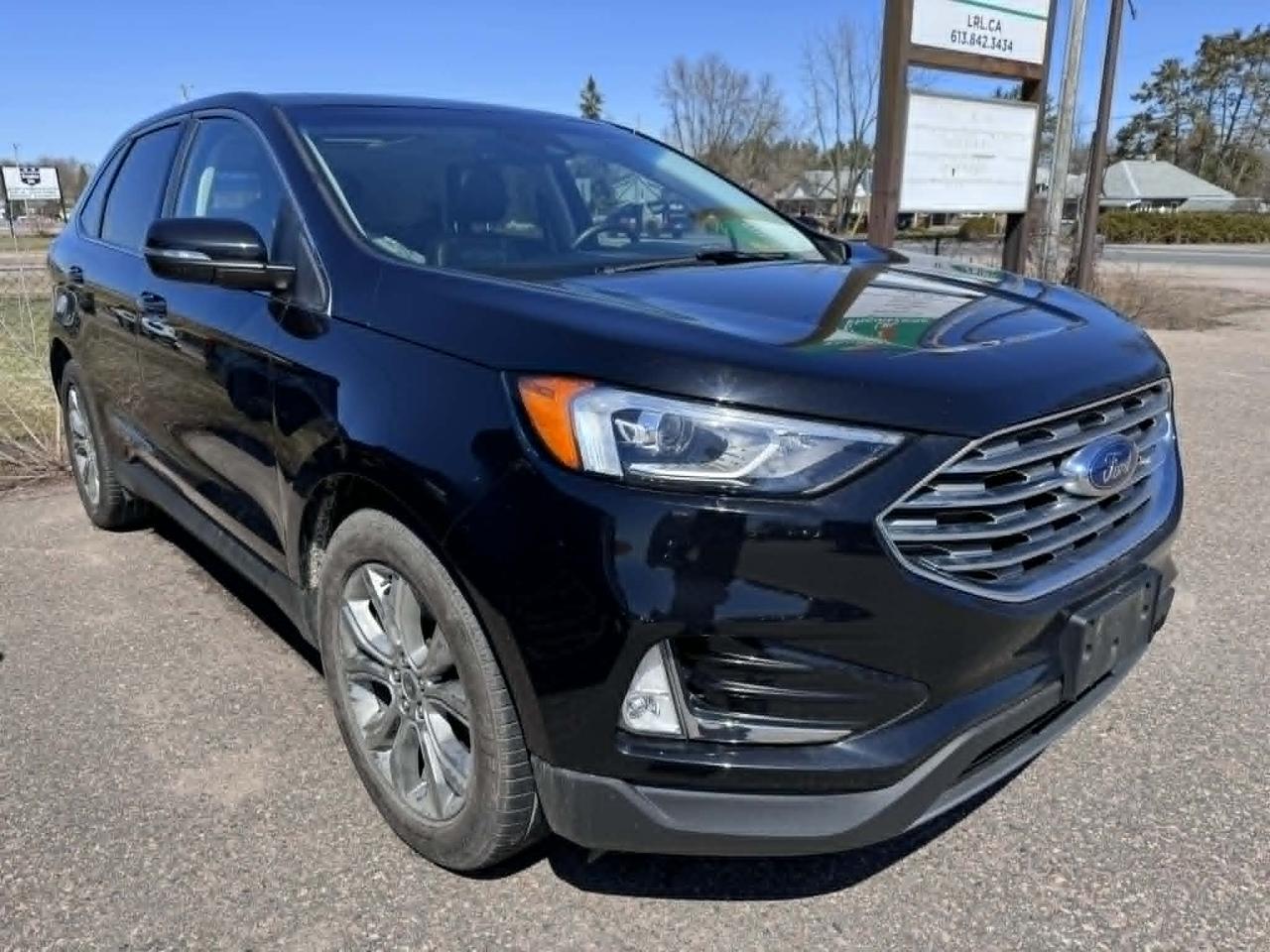 2019 Ford Edge Titanium Photo5