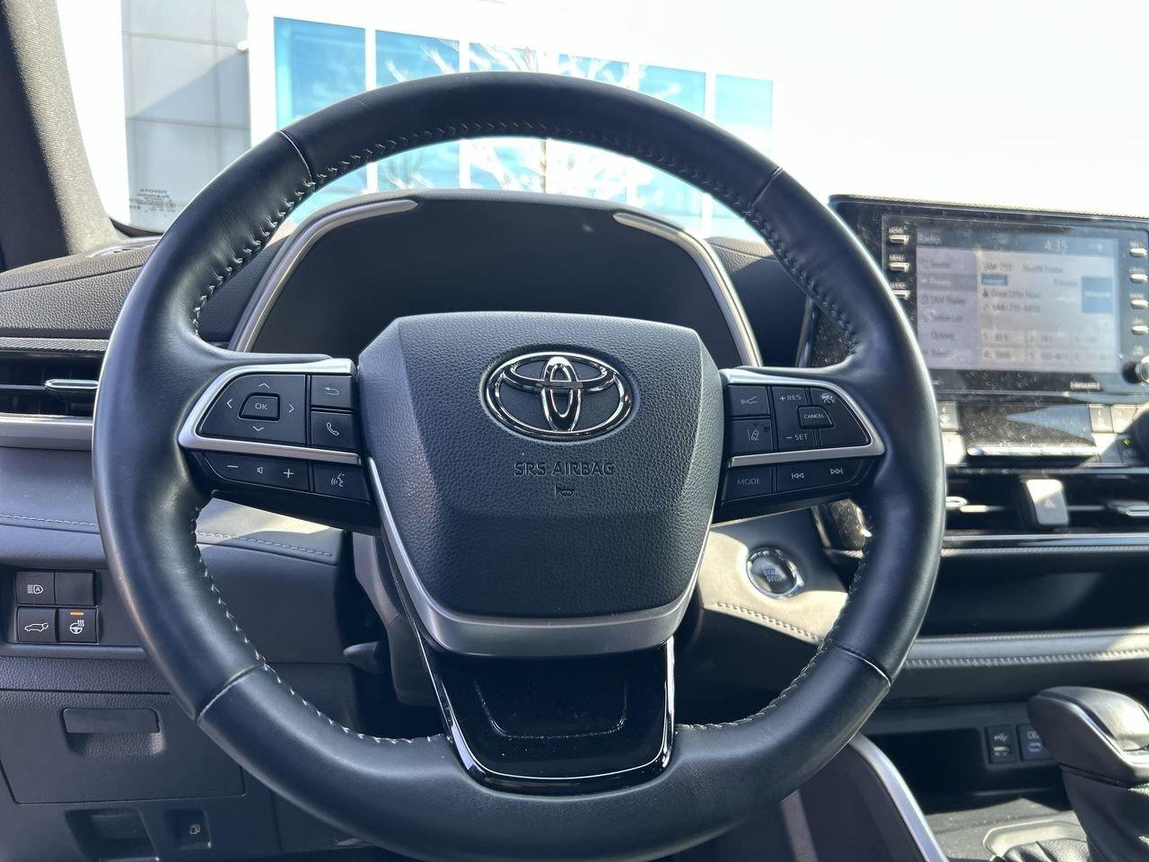 2022 Toyota Highlander XSE AWD V6 Performance, Everyday Versatility Photo