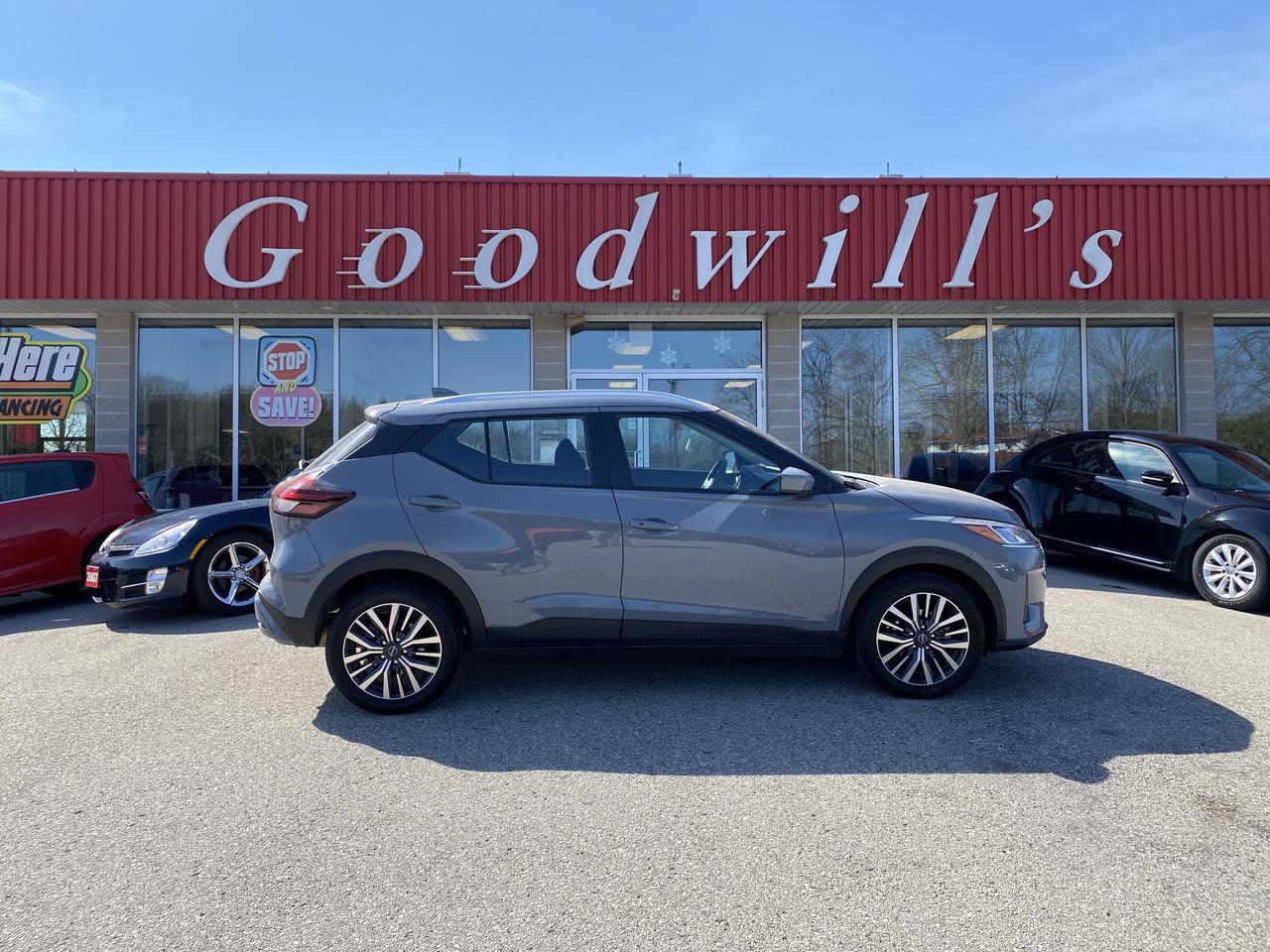 2025 Nissan Kicks Play SV, CLEAN CARFAX, REMOTE START, BACK UP CAMERA!