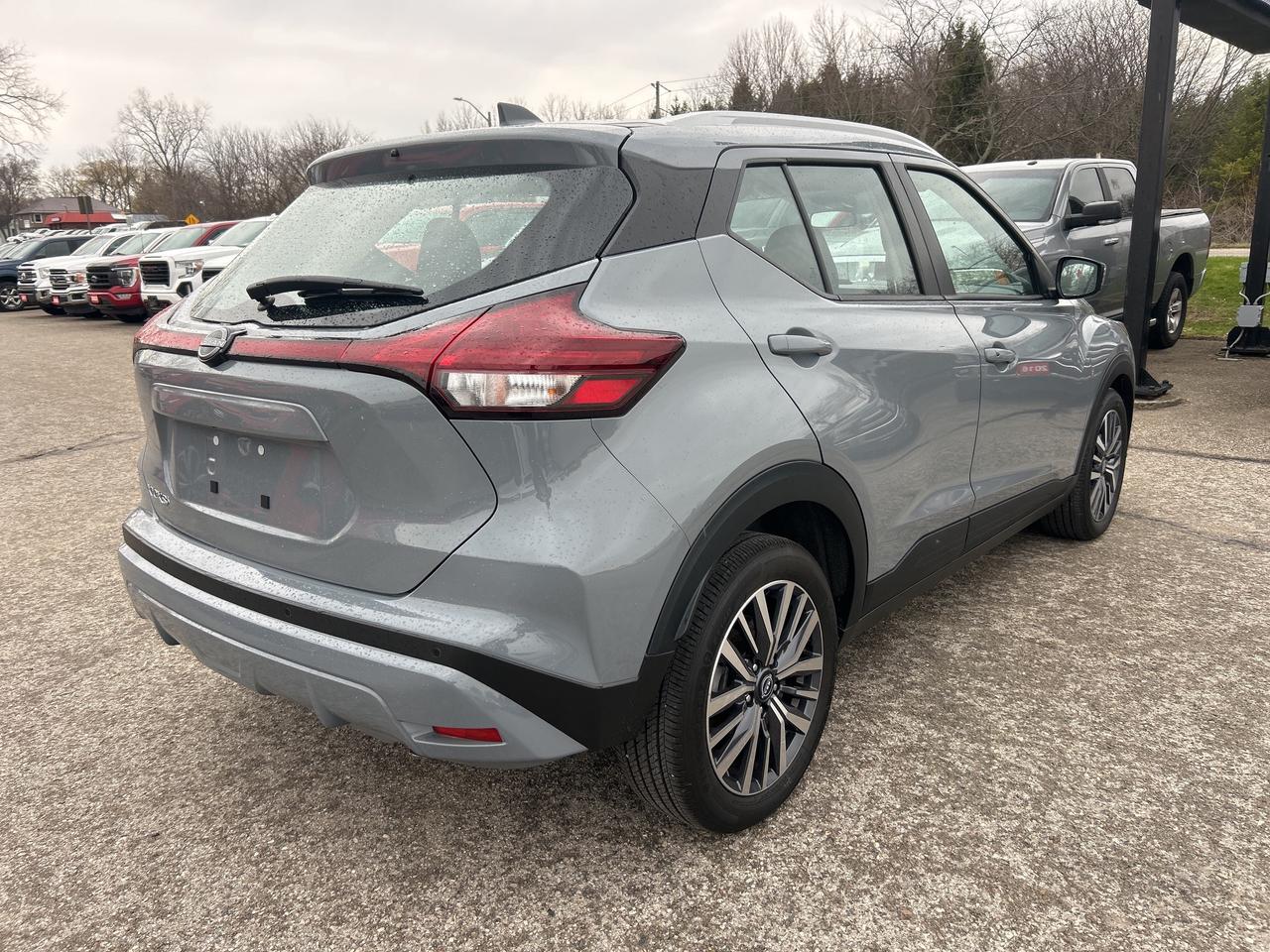 2025 Nissan Kicks Play SV, CLEAN CARFAX, REMOTE START, BACK UP CAMERA! - Photo #6
