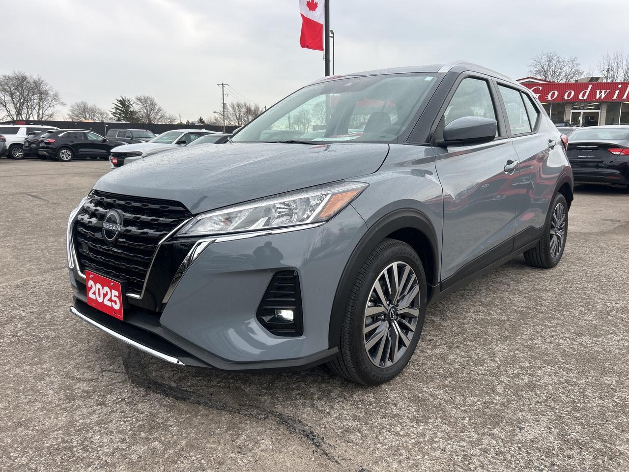 2025 Nissan Kicks Play SV, CLEAN CARFAX, REMOTE START, BACK UP CAMERA! - Photo #10