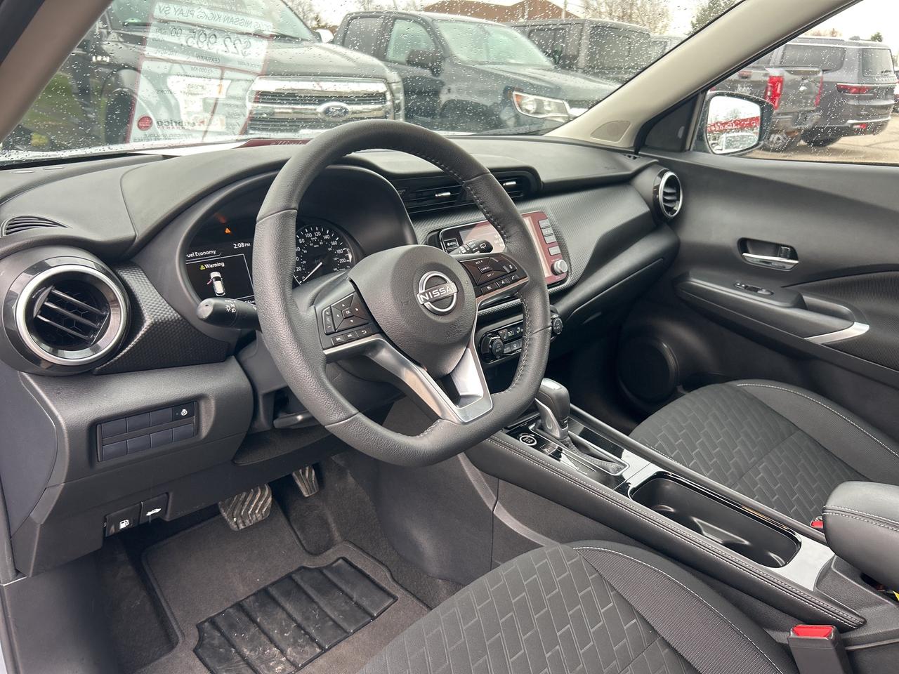 2025 Nissan Kicks Play SV, CLEAN CARFAX, REMOTE START, BACK UP CAMERA! - Photo #13