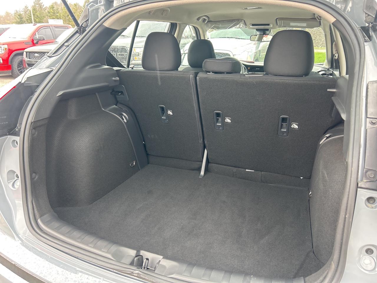 2025 Nissan Kicks Play SV, CLEAN CARFAX, REMOTE START, BACK UP CAMERA! Photo