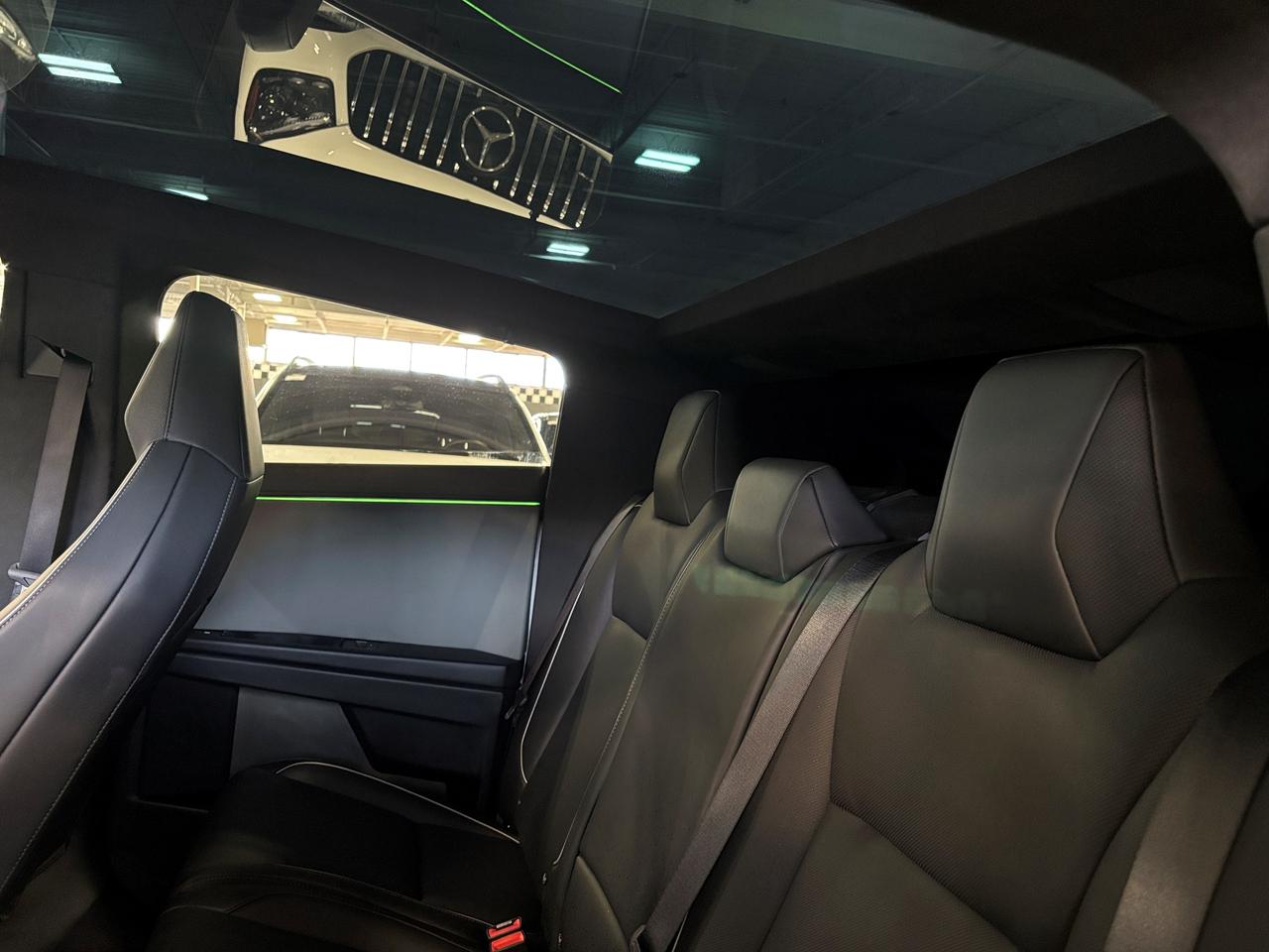 2024 Tesla Cybertruck AWD|FOUNDATIONSERIES|FULLSELFDRIVING|NAV|AMBIENT|+ Photo