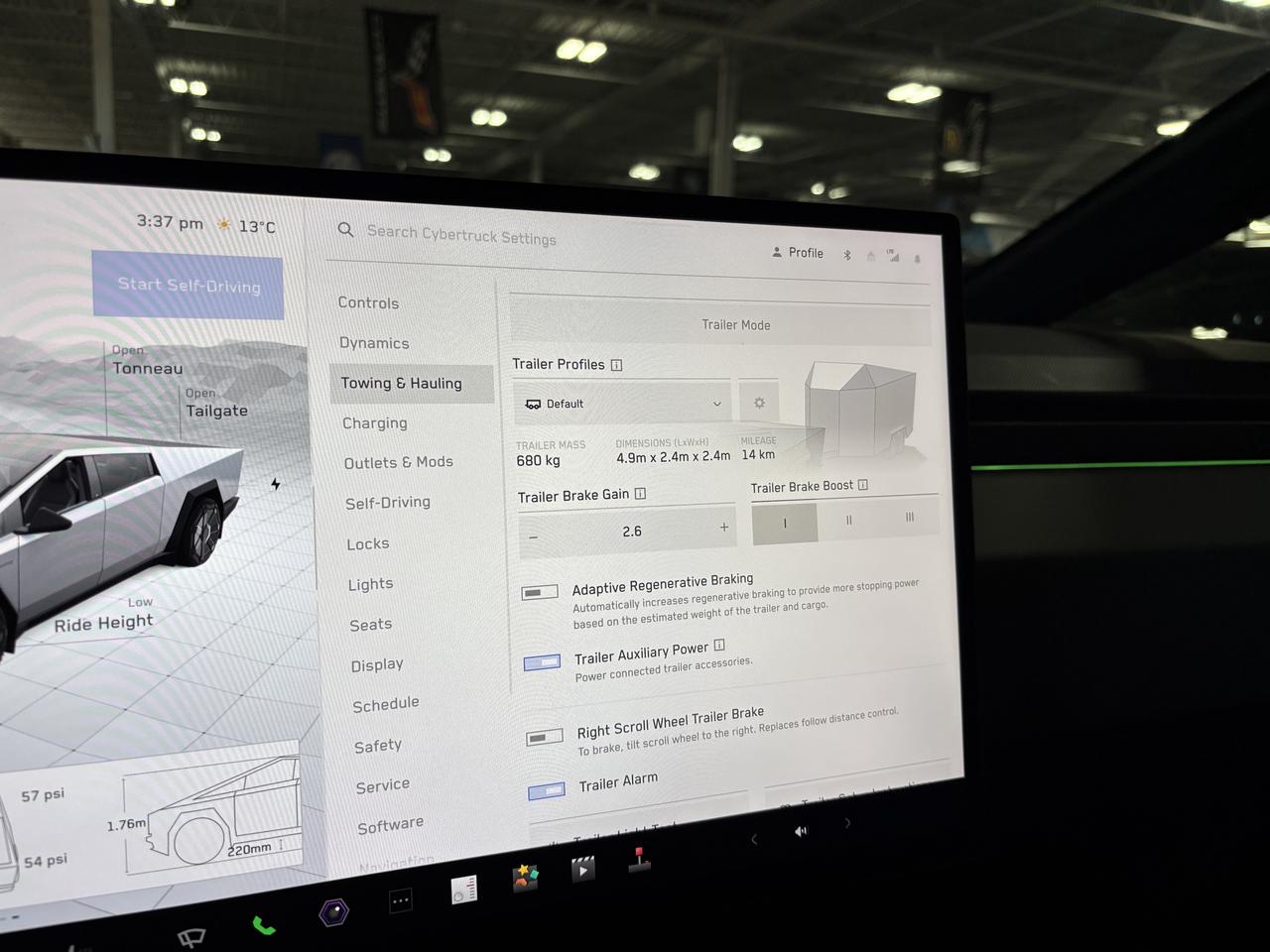 2024 Tesla Cybertruck AWD|FOUNDATIONSERIES|FULLSELFDRIVING|NAV|AMBIENT|+ Photo