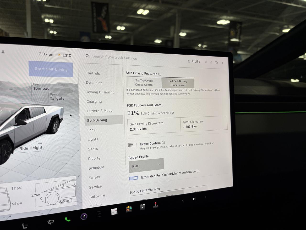 2024 Tesla Cybertruck AWD|FOUNDATIONSERIES|FULLSELFDRIVING|NAV|AMBIENT|+ Photo