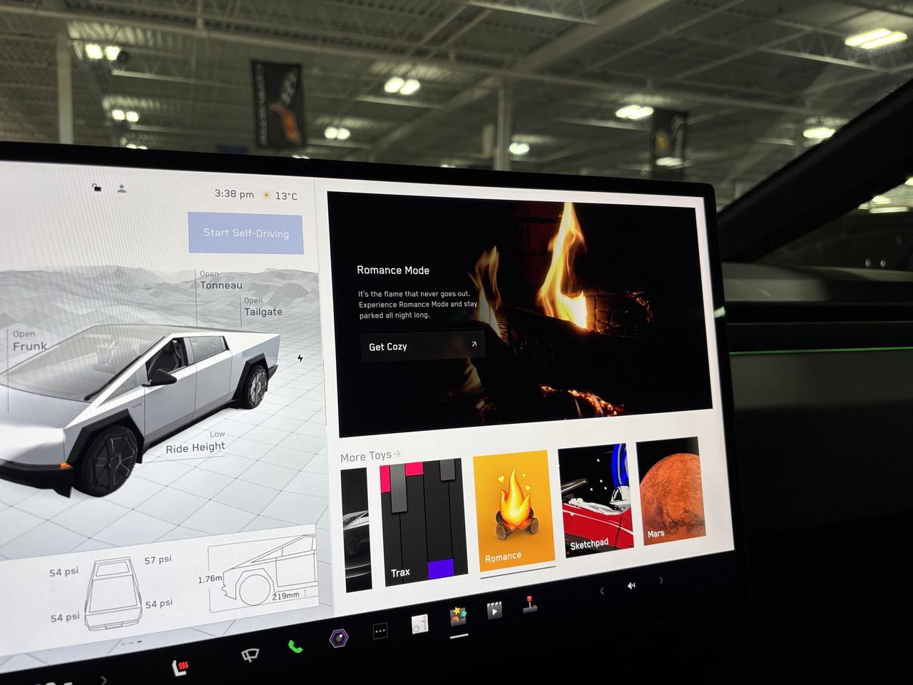 2024 Tesla Cybertruck AWD|FOUNDATIONSERIES|FULLSELFDRIVING|NAV|AMBIENT|+ Photo