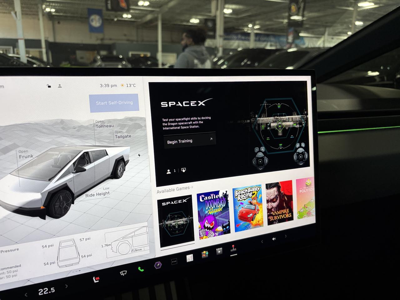 2024 Tesla Cybertruck AWD|FOUNDATIONSERIES|FULLSELFDRIVING|NAV|AMBIENT|+ Photo