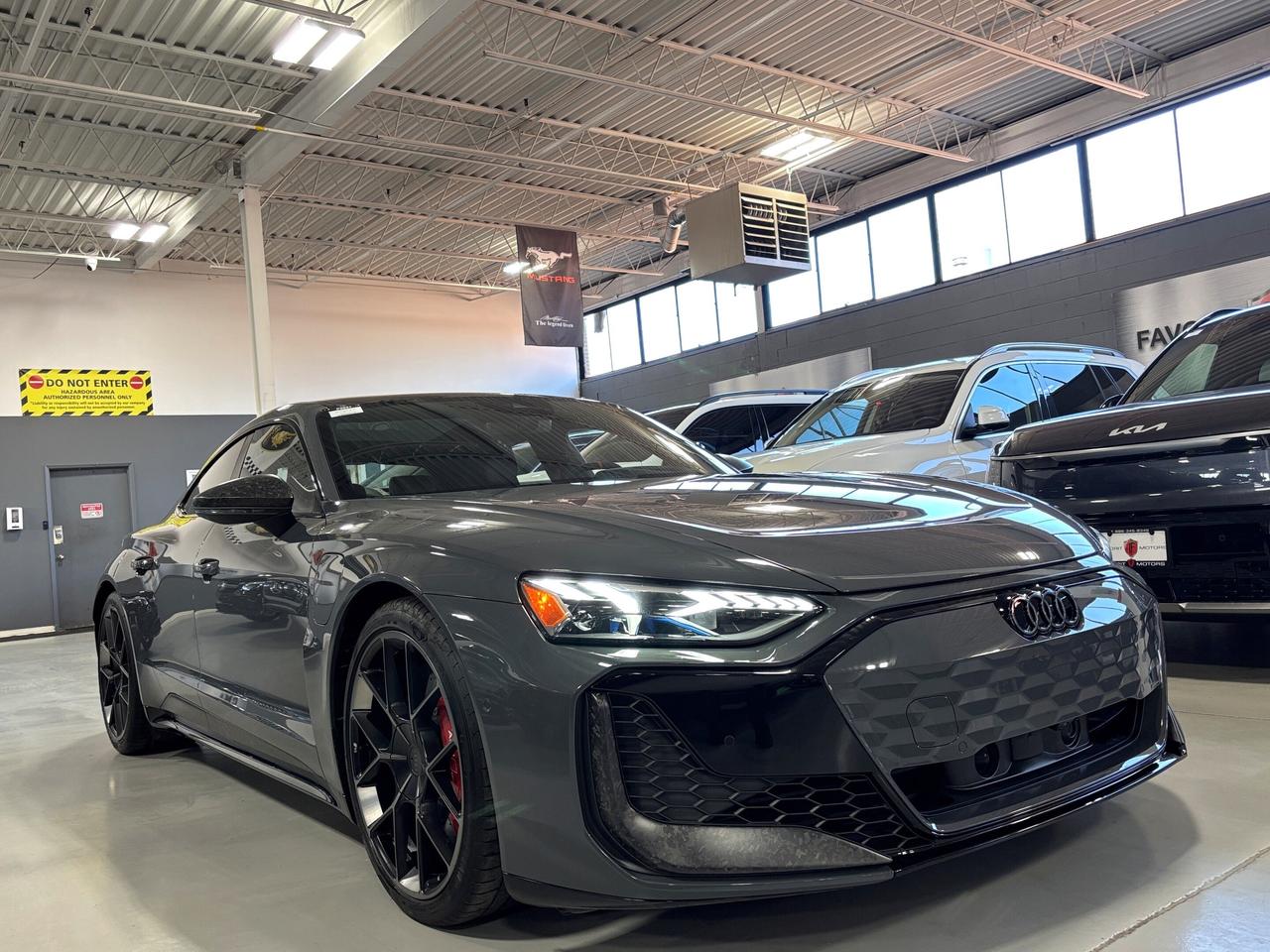 2025 Audi RS e-tron GT Performance|QUATTRO|FORGEDCARBON|CERAMICBRAKES|HUD Photo