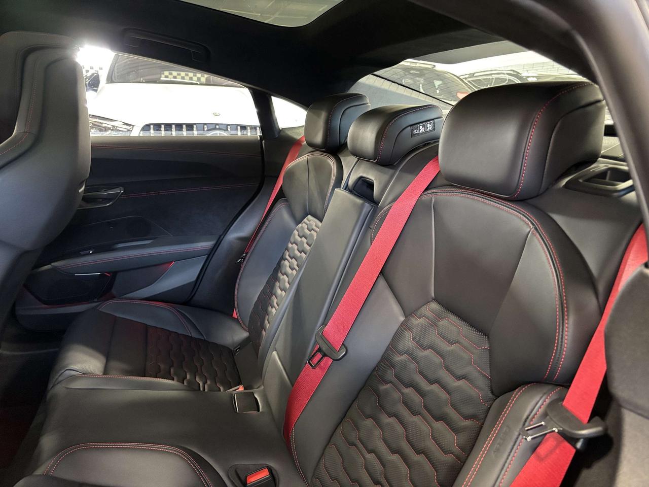 2025 Audi RS e-tron GT Performance|QUATTRO|FORGEDCARBON|CERAMICBRAKES|HUD Photo