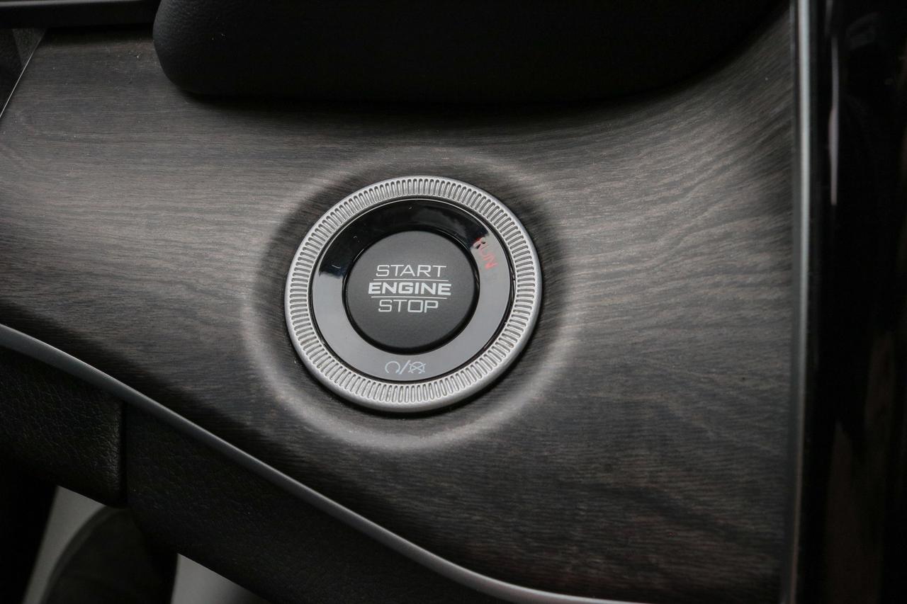 2024 Jeep Grand Cherokee L Limited 4x4 | NAVIGATION | REMOTE START | ALPINE Photo