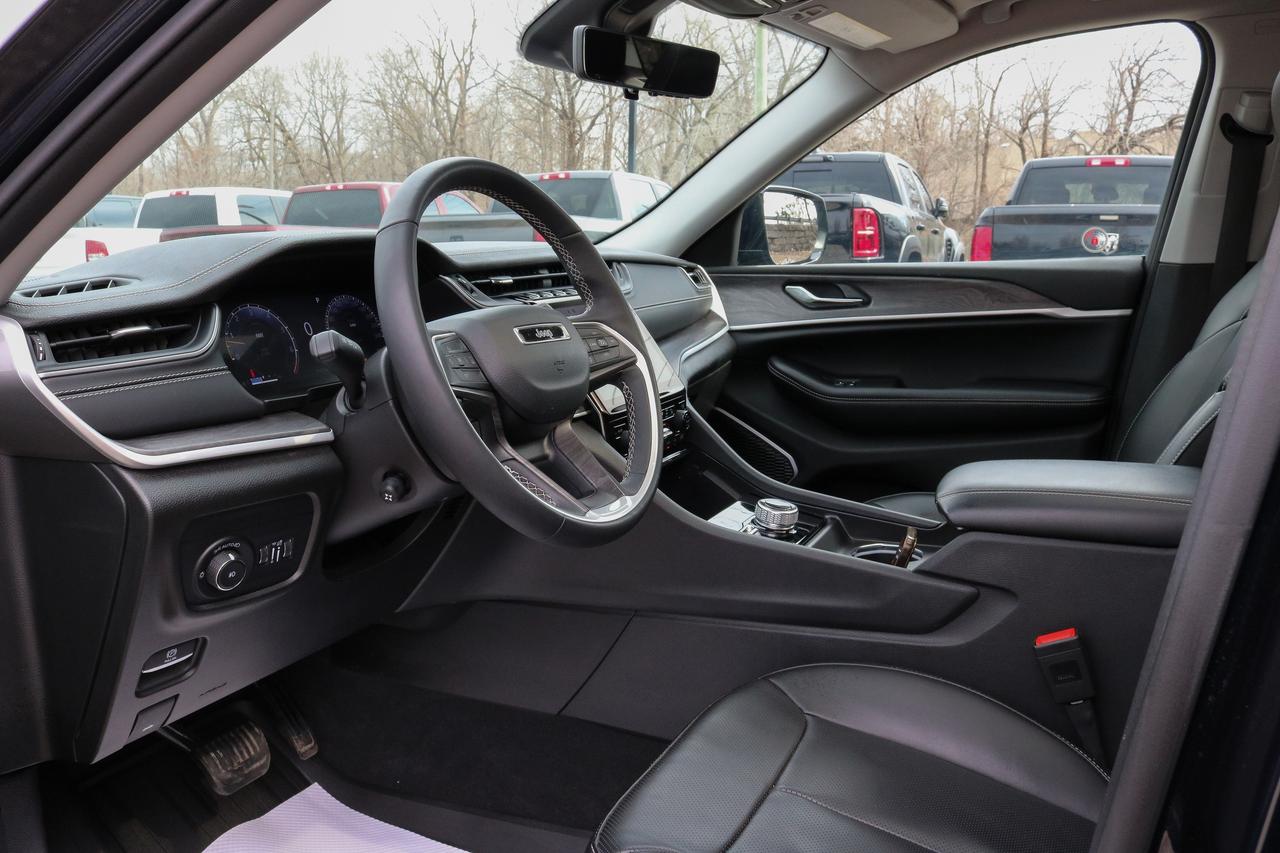 2024 Jeep Grand Cherokee L Limited 4x4 | NAVIGATION | REMOTE START | ALPINE Photo