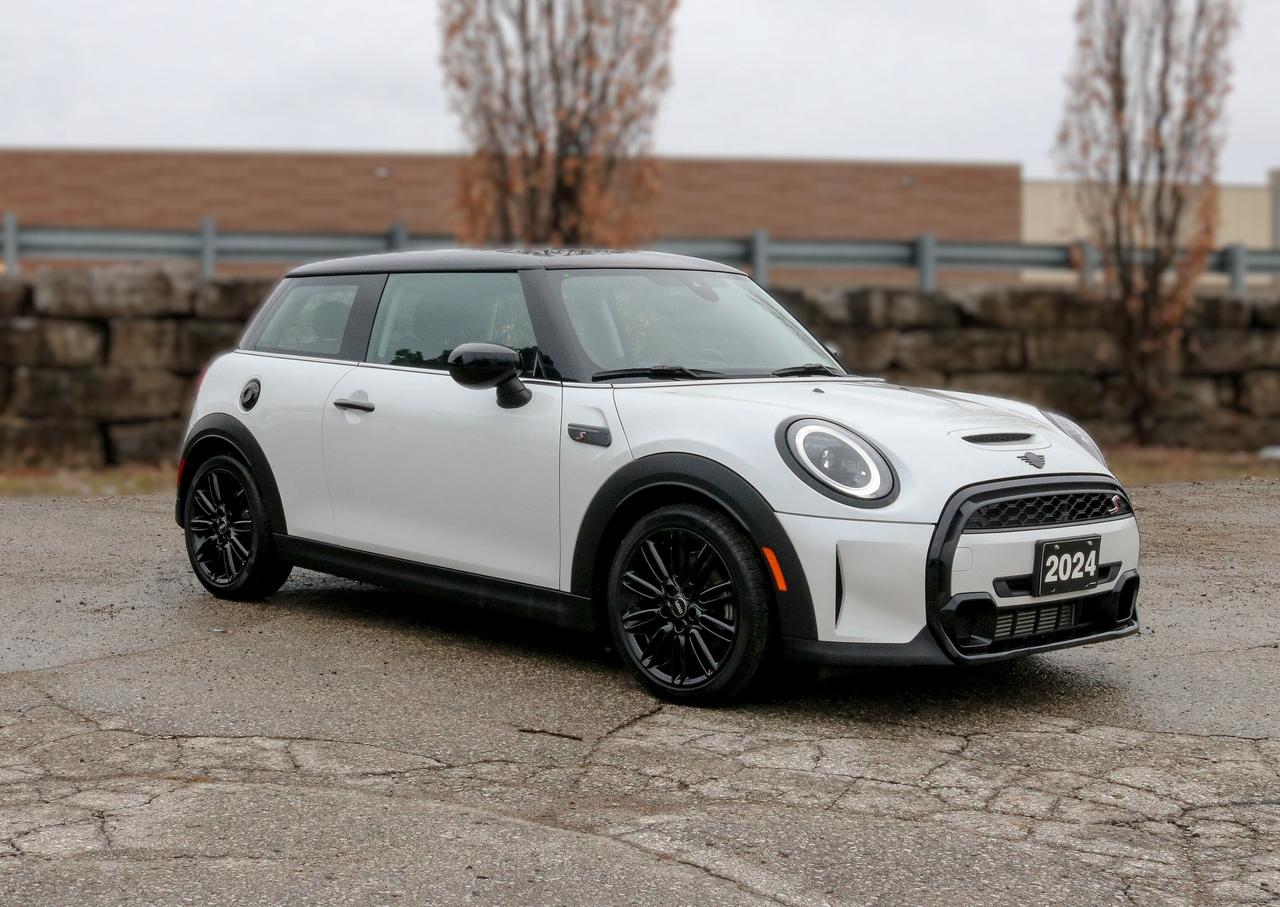 2024 MINI 3 Door Cooper S FWD | NAVIGATION | SUNROOF | LANE KEEP | Photo