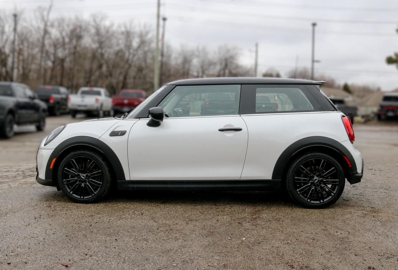 2024 MINI 3 Door Cooper S FWD | NAVIGATION | SUNROOF | LANE KEEP | Photo
