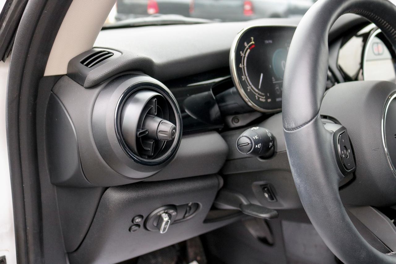 2024 MINI 3 Door Cooper S FWD | NAVIGATION | SUNROOF | LANE KEEP | Photo