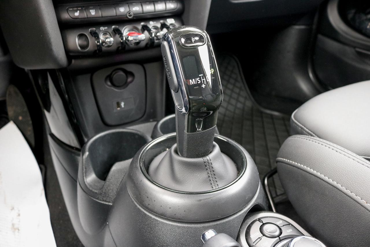 2024 MINI 3 Door Cooper S FWD | NAVIGATION | SUNROOF | LANE KEEP | Photo