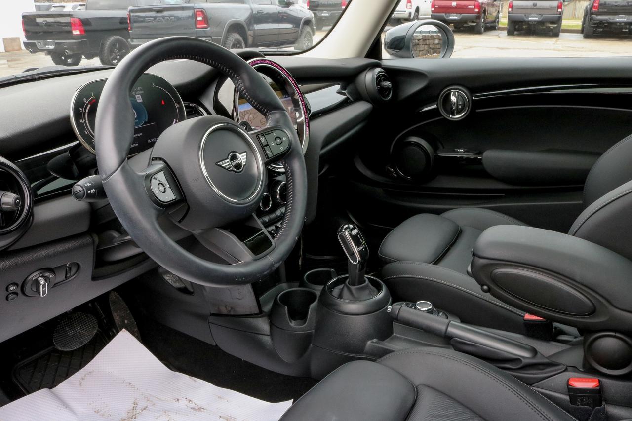 2024 MINI 3 Door Cooper S FWD | NAVIGATION | SUNROOF | LANE KEEP | Photo