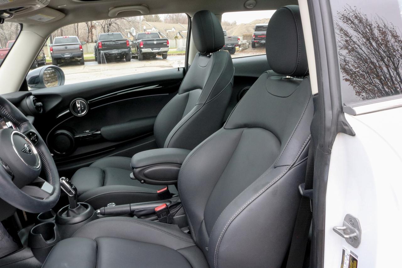 2024 MINI 3 Door Cooper S FWD | NAVIGATION | SUNROOF | LANE KEEP | Photo
