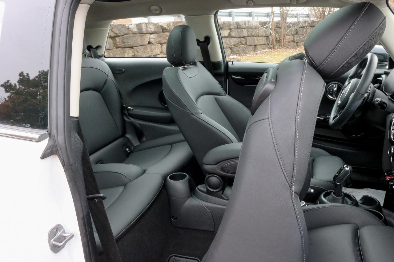 2024 MINI 3 Door Cooper S FWD | NAVIGATION | SUNROOF | LANE KEEP | Photo
