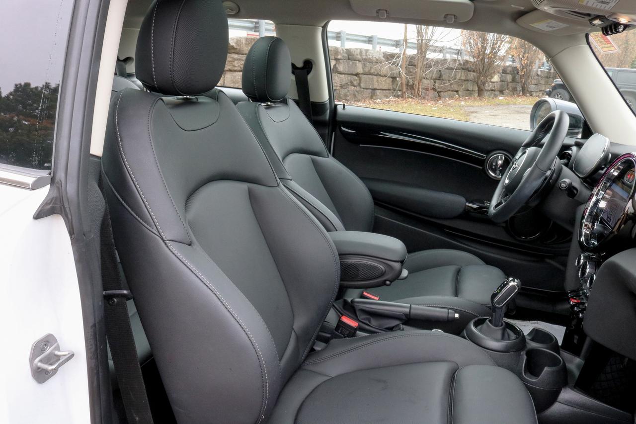 2024 MINI 3 Door Cooper S FWD | NAVIGATION | SUNROOF | LANE KEEP | Photo