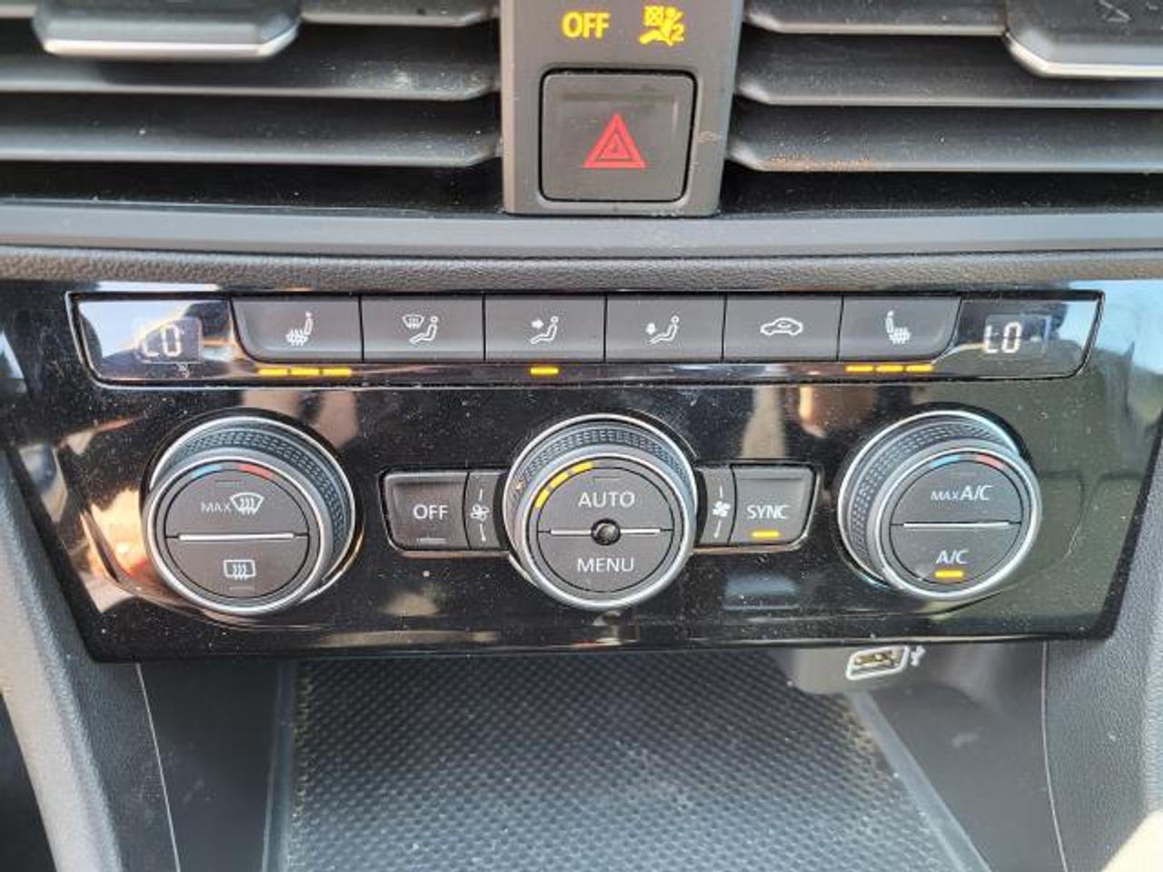 2019 Volkswagen Jetta HIGHLINE Photo