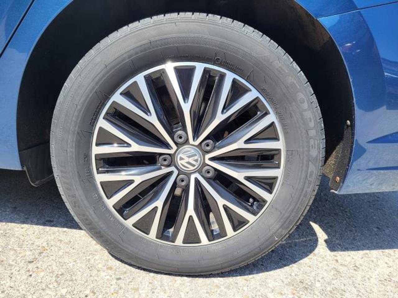 2019 Volkswagen Jetta HIGHLINE Photo