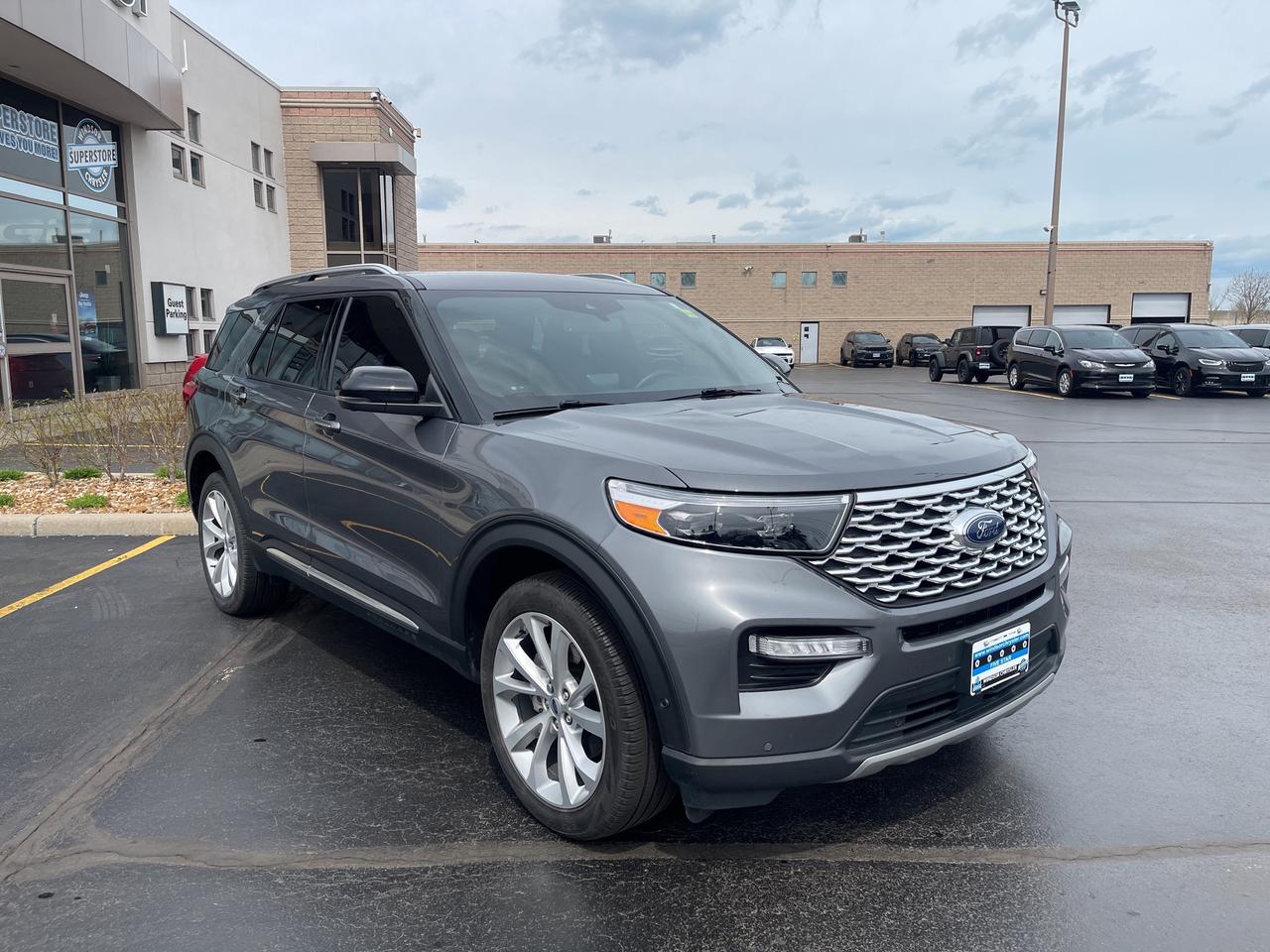 2022 Ford Explorer PLATINUM / LOADED / AWD Photo2