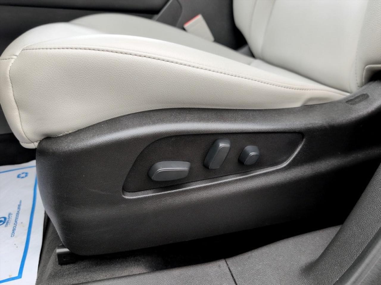 2019 Cadillac XT4 Luxury  **CARPLAY - ANDROID AUTO** Photo