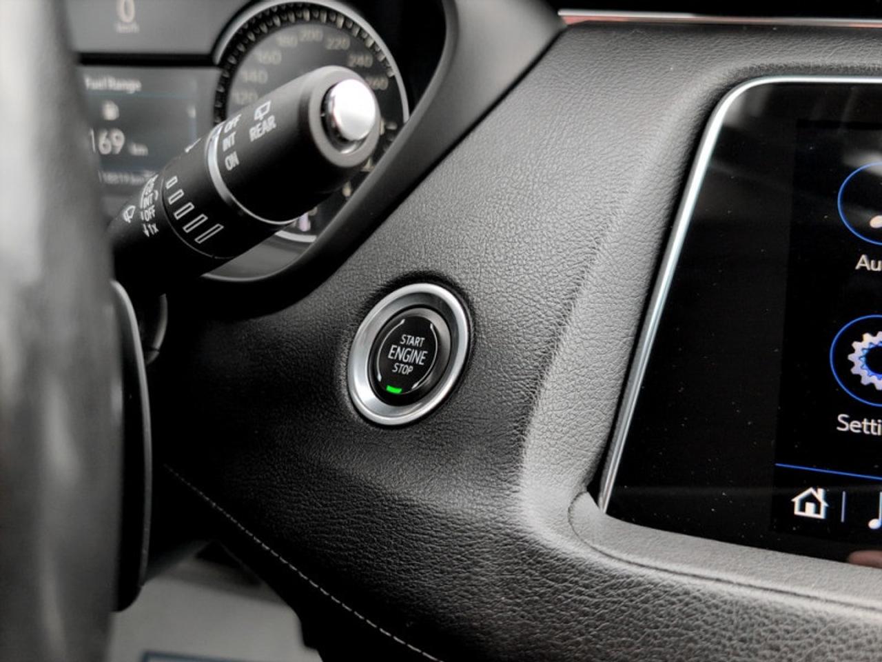 2019 Cadillac XT4 Luxury  **CARPLAY - ANDROID AUTO** Photo