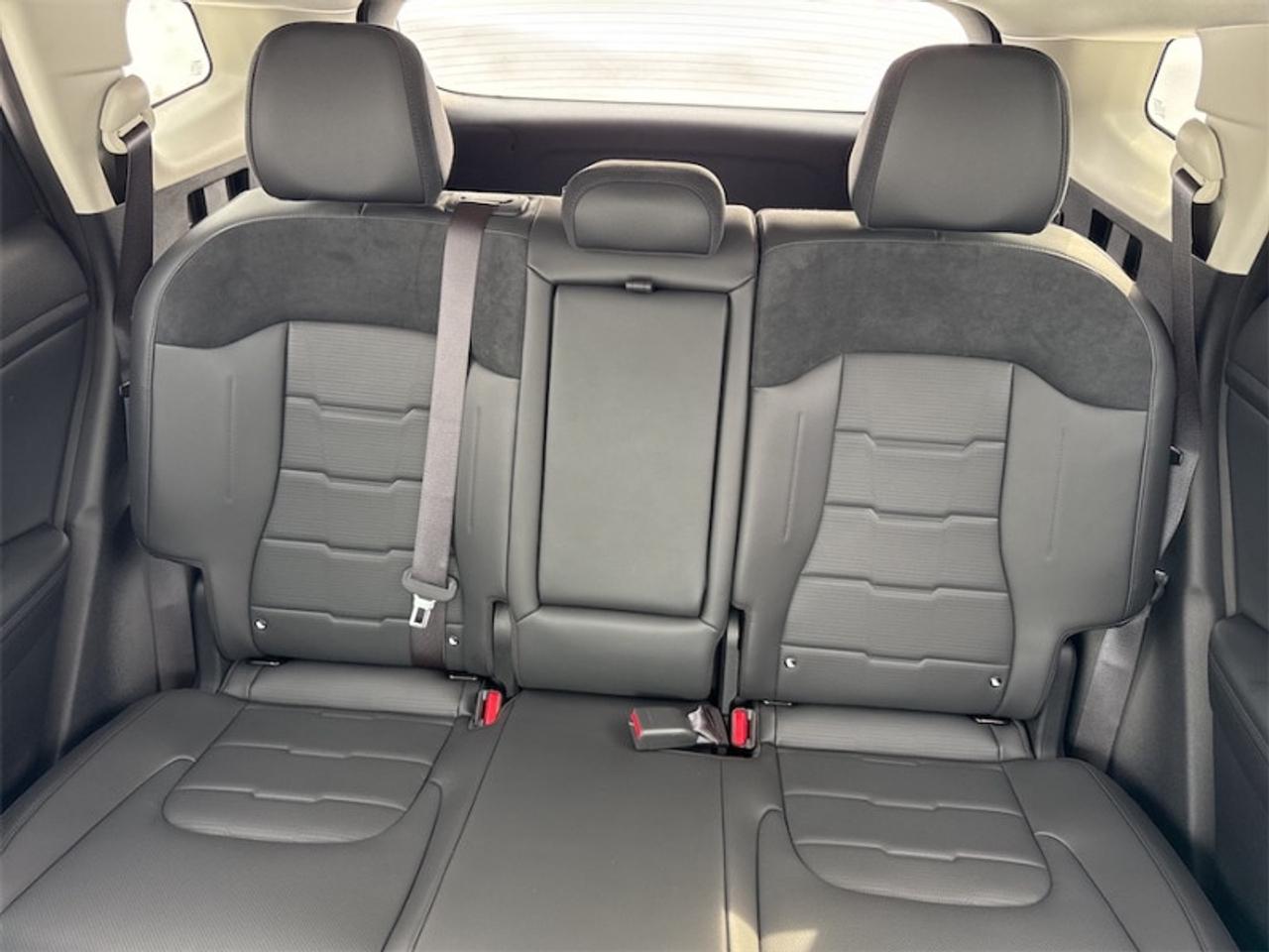 2026 Kia Sportage Hybrid SX AWD w/Black Interior  Panoramic Sunroof Photo