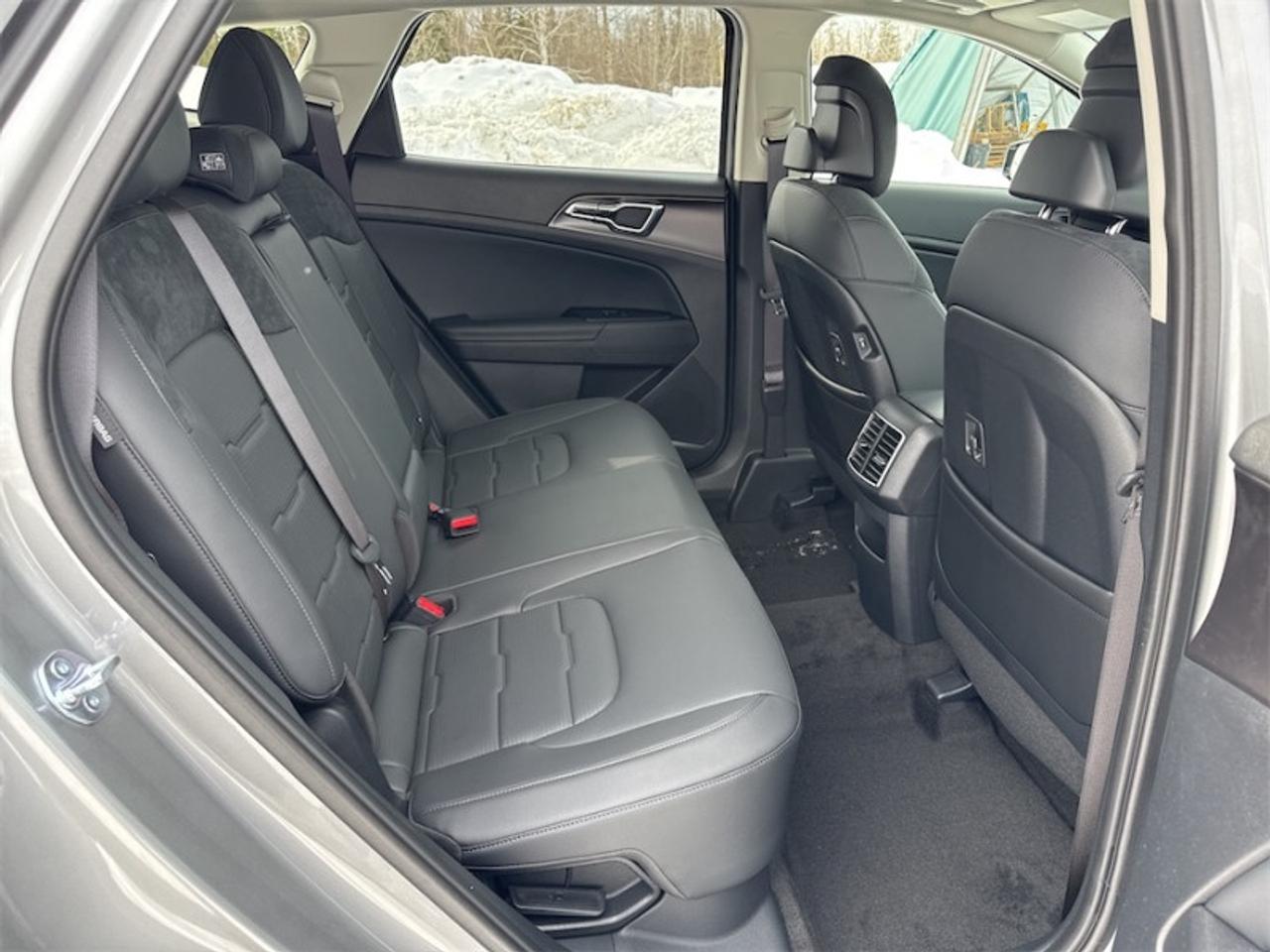 2026 Kia Sportage Hybrid SX AWD w/Black Interior  Panoramic Sunroof Photo