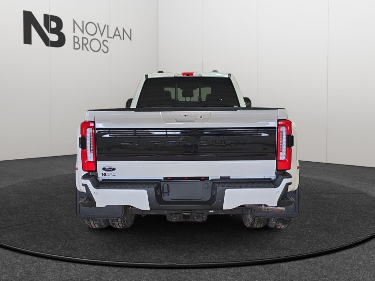 2026 Ford F-350 Super Duty Platinum  - Power Stroke Photo4