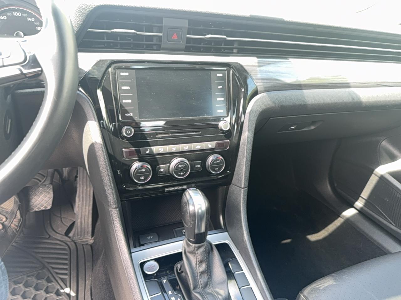 2021 Volkswagen Passat HIGHLINE Photo