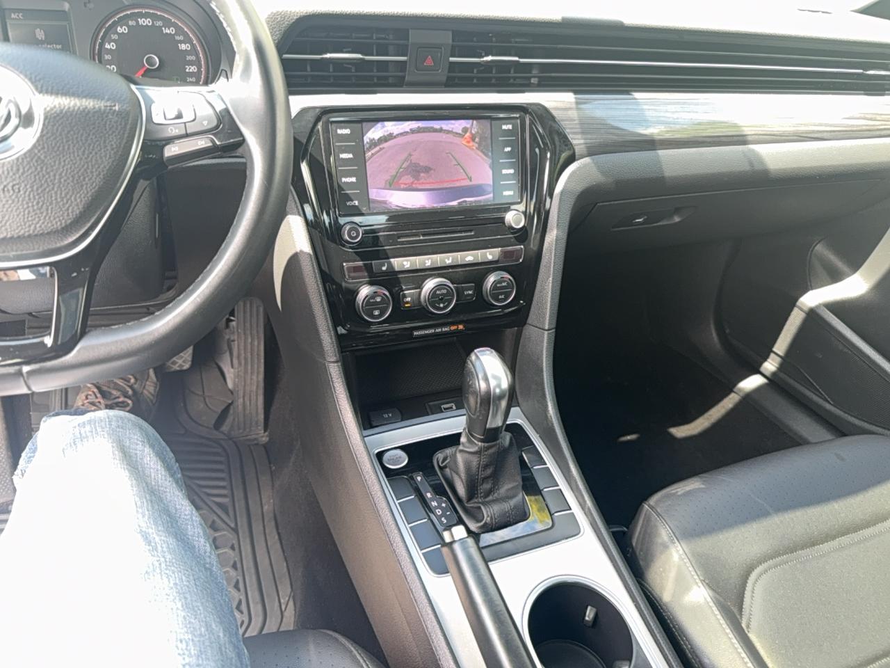 2021 Volkswagen Passat HIGHLINE Photo