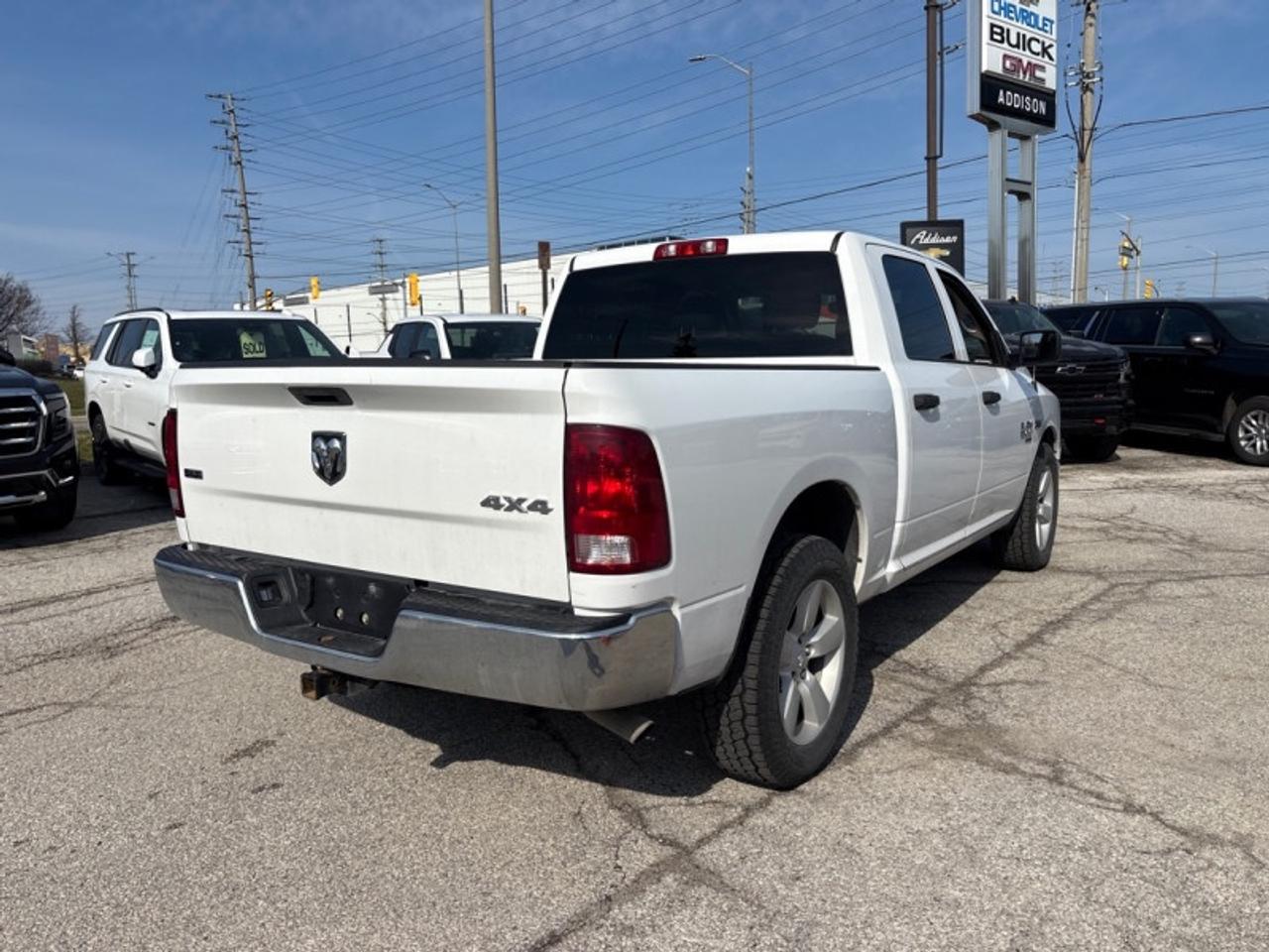 2023 RAM 1500 Classic SLT  5.7L hemi|20 inch wheels Photo