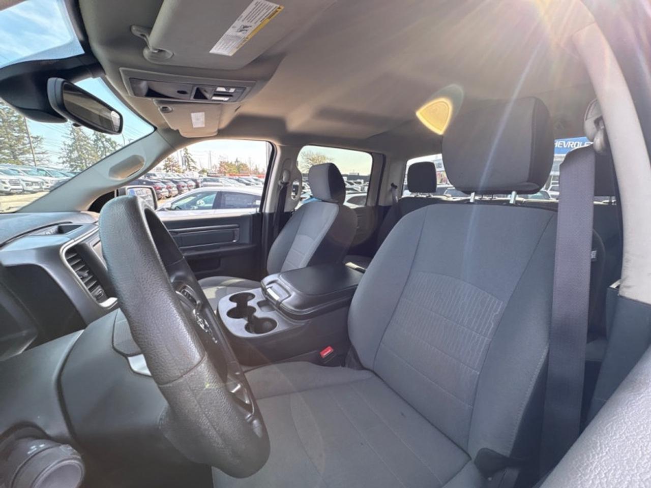 2023 RAM 1500 Classic SLT  5.7L hemi|20 inch wheels Photo