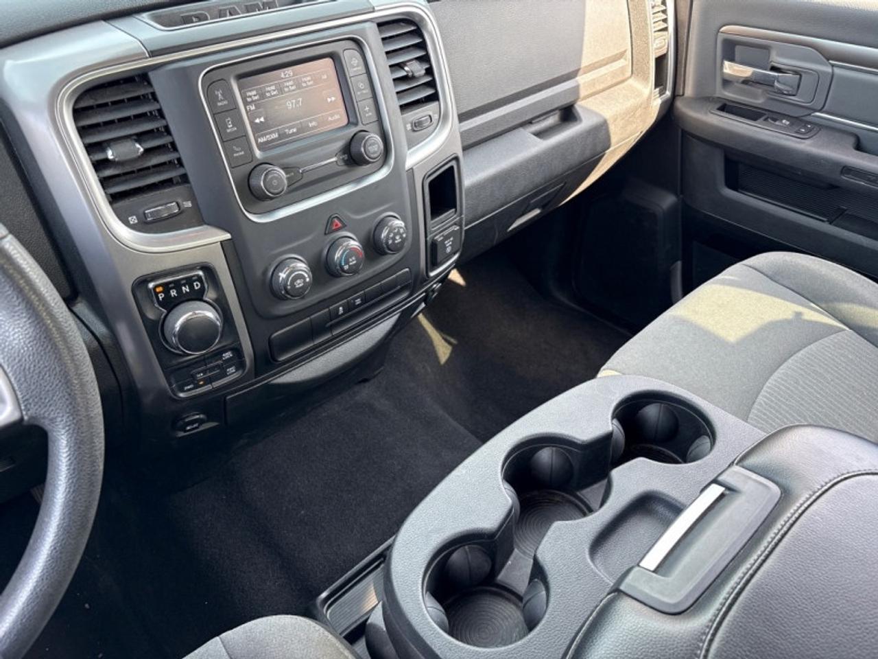 2023 RAM 1500 Classic SLT  5.7L hemi|20 inch wheels Photo