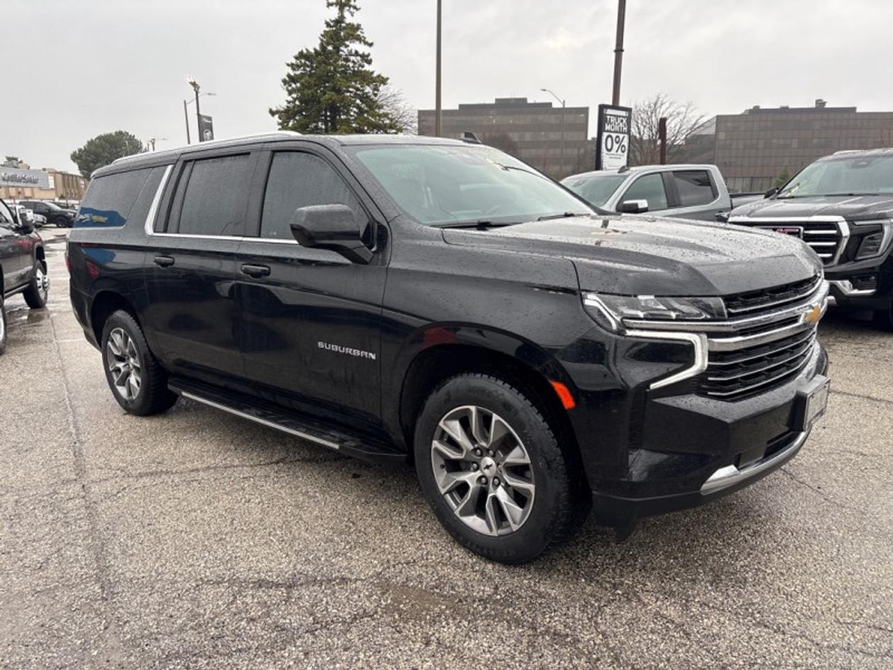 2024 Chevrolet Suburban LT  8 PASS|LEATHER SEATS| Photo
