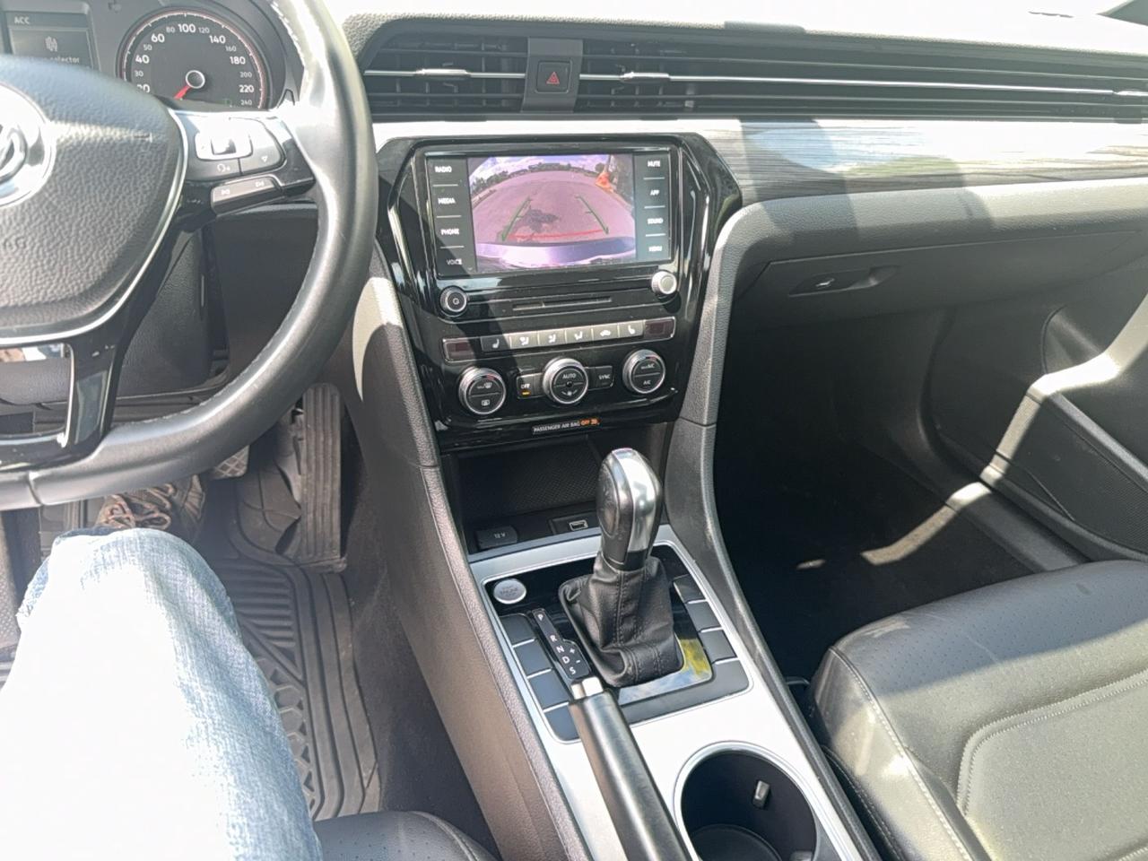2021 Volkswagen Passat HIGHLINE Photo