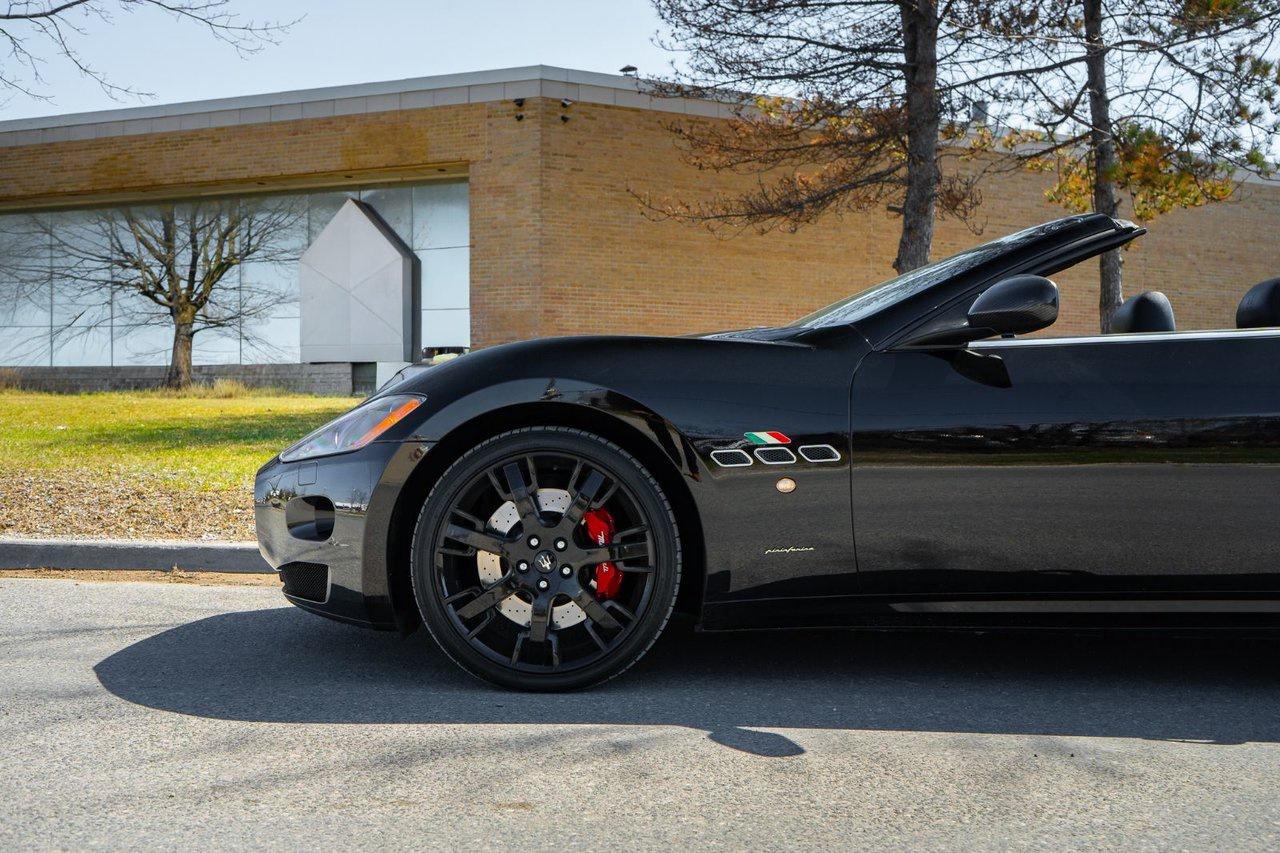 2010 Maserati GranTurismo Convertible Photo
