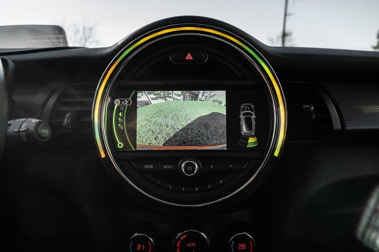 2018 MINI 3 Door Cooper Photo