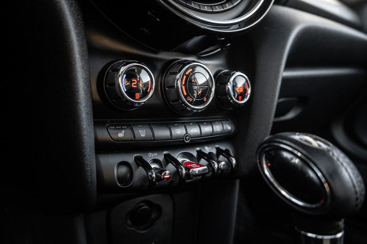 2018 MINI 3 Door Cooper Photo