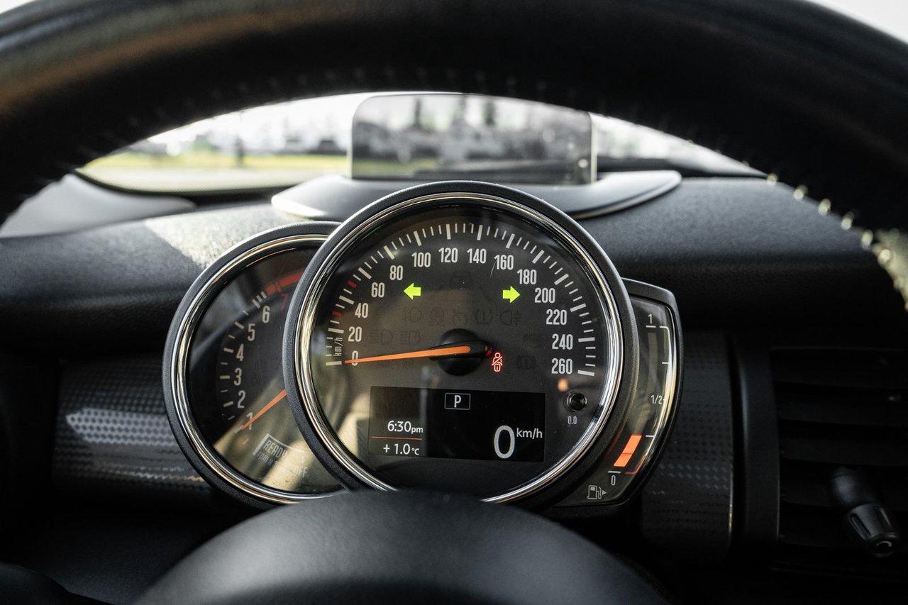 2018 MINI 3 Door Cooper Photo